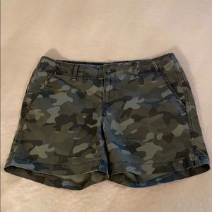 Eddie Bauer Camo Colored Khaki Shorts Size 6